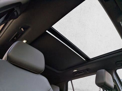 Used 2021 Chevrolet Tahoe Z71 image 20