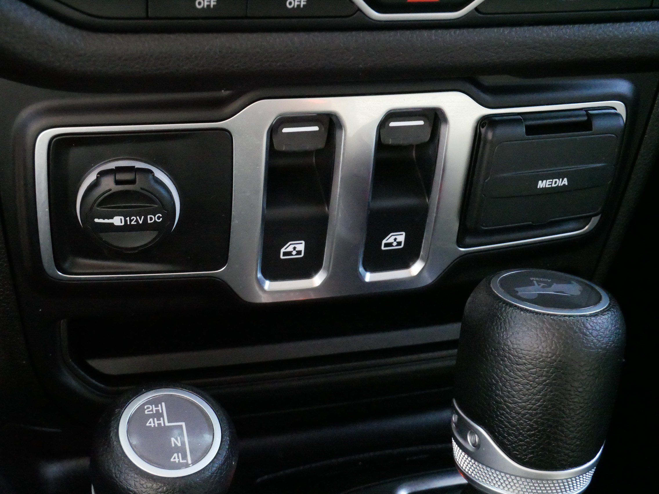 Used 2024 Jeep Wrangler Sport AWD/4WD image 28