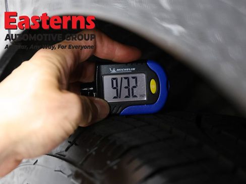 Used 2022 Chrysler Voyager LX FWD image 26