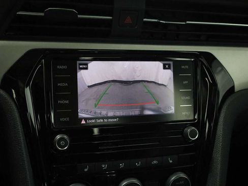 Used 2021 Volkswagen Passat 2.0T SE image 31