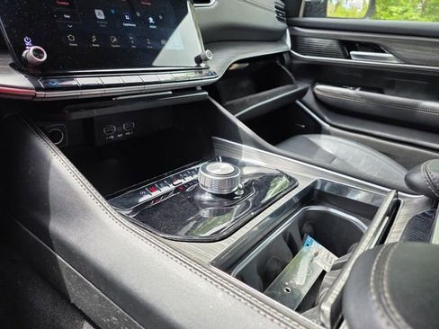 Used 2024 Jeep Wagoneer L Series II w/ Flexible Seating Group image 26