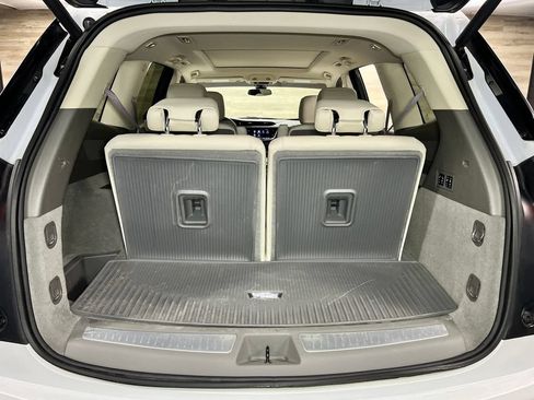 Used 2025 Cadillac XT6 Premium Luxury FWD image 19