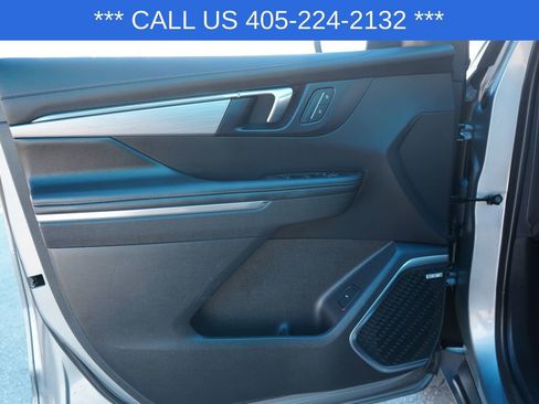 Used 2025 Buick Enclave Preferred image 17