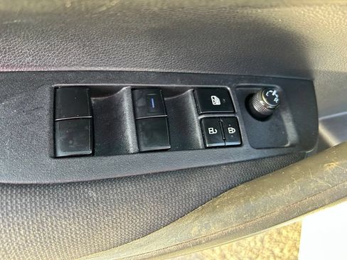 Used 2021 Toyota Corolla LE FWD image 17