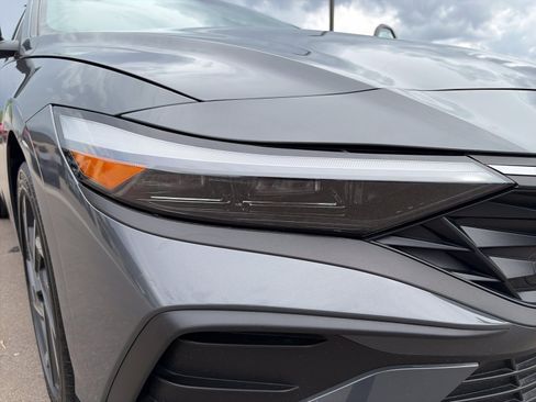 Certified 2025 Hyundai Elantra SEL FWD image 23