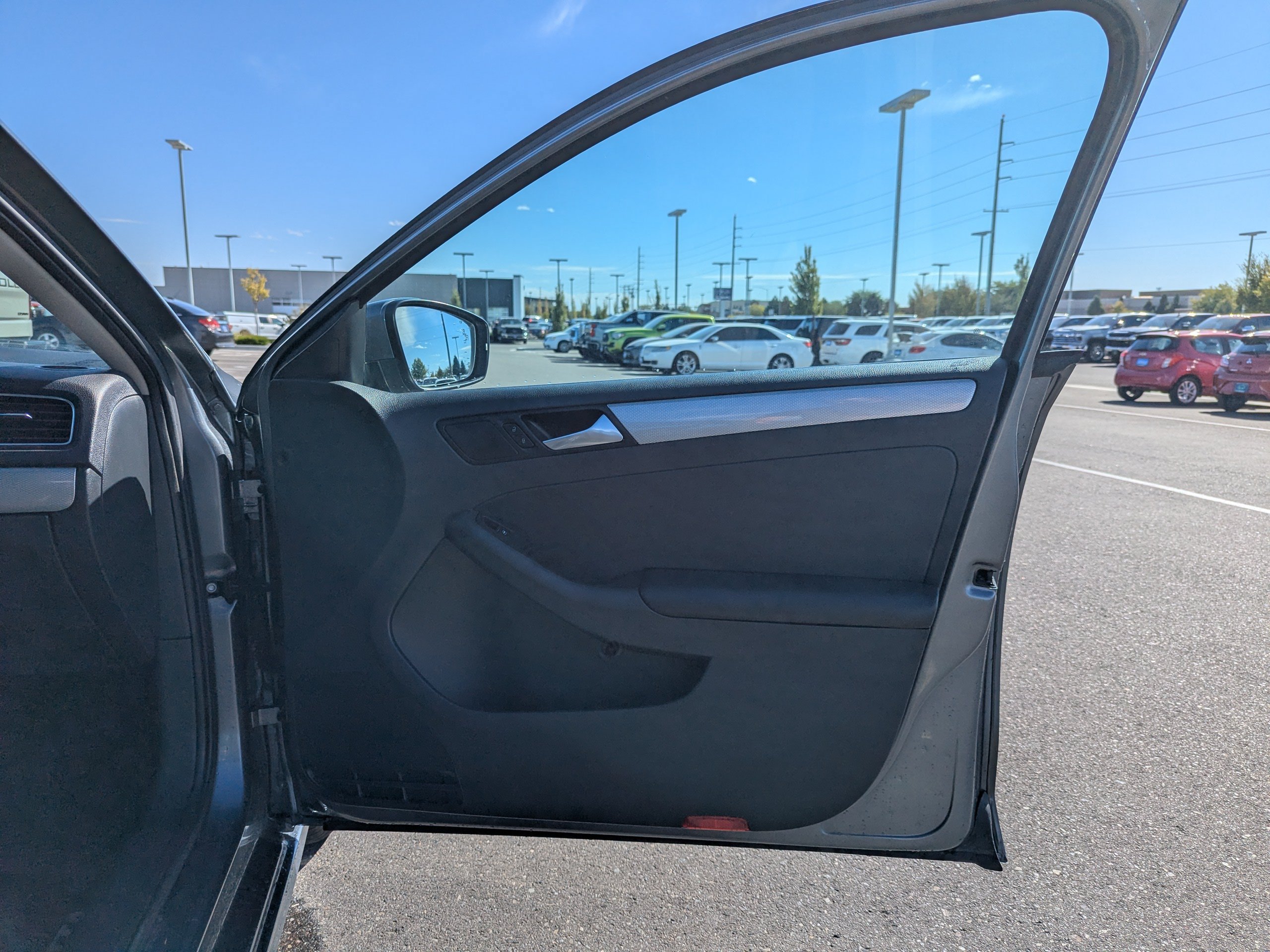 Used 2017 Volkswagen Jetta SE FWD image 38