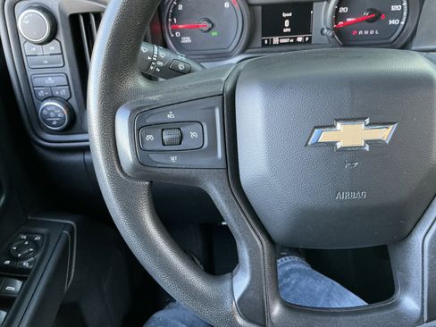 Used 2020 Chevrolet Silverado 2500 Custom w/ Custom Value Package image 12