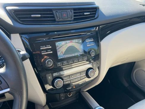 Used 2018 Nissan Rogue Sport SV image 21