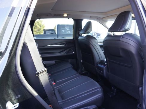 Used 2024 INFINITI QX60 Sensory image 7