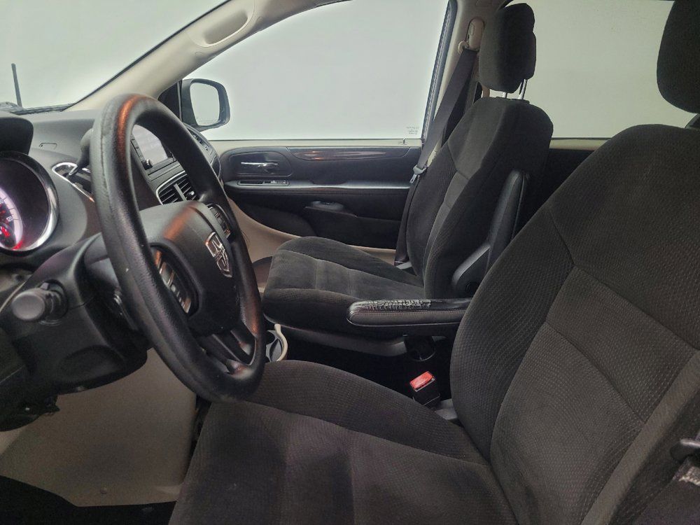 Used 2018 Dodge Grand Caravan SE FWD image 17