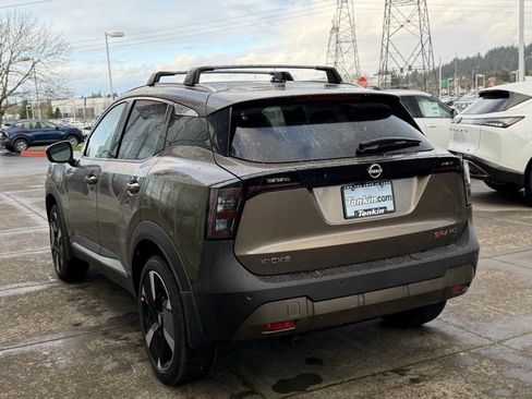 New 2026 Nissan Kicks SR w/ Cold Weather Package image 5