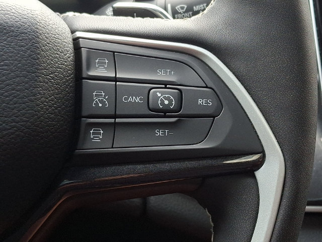 Used 2023 Jeep Grand Cherokee Altitude AWD/4WD image 22