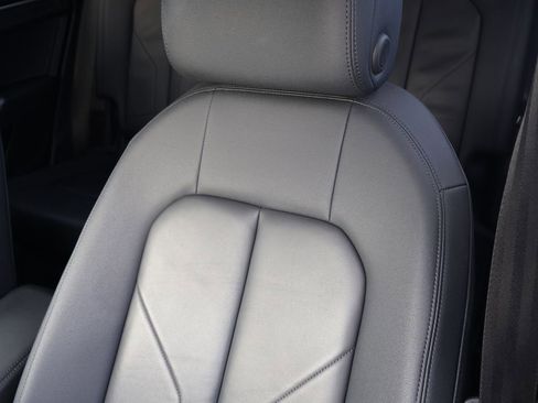 Used 2024 Audi Q3 2.0T Premium image 23