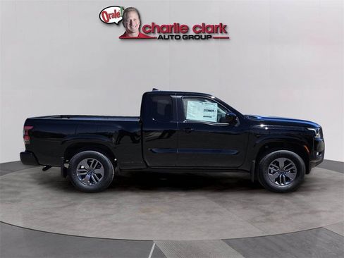 Used 2025 Nissan Frontier SV w/ SV Convenience Package image 7