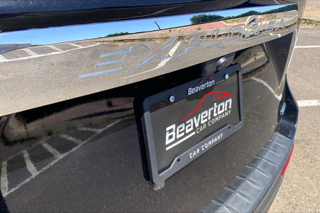 Used 2020 Ford Explorer XLT w/ Equipment Group 202A AWD/4WD image 11