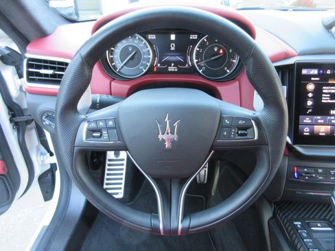 Used 2023 Maserati Ghibli Modena Q4 image 52