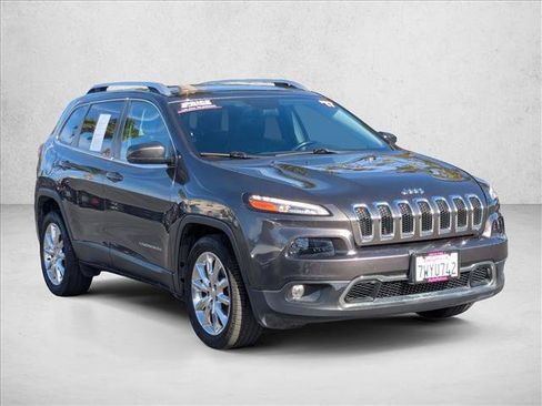 Used 2017 Jeep Cherokee Limited FWD image 3