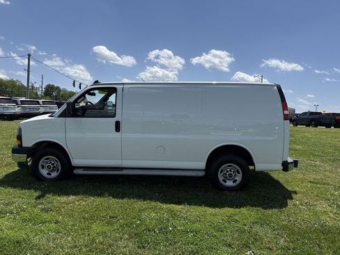 Used 2024 GMC Savana 2500 w/ Driver Convenience Package RWD image 11