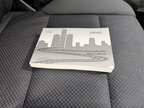 Used 2019 GMC Sierra 1500 SLE w/ SLE Value Package image 21