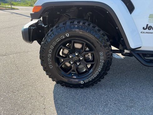 Used 2021 Jeep Gladiator Sport AWD/4WD image 19