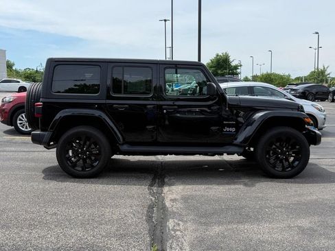 Used 2023 Jeep Wrangler Unlimited Sahara w/ Cold Weather Group AWD/4WD image 2