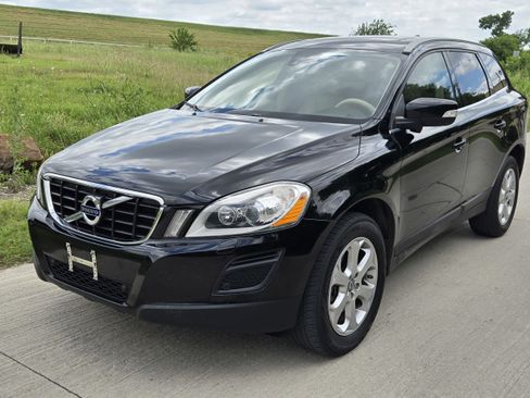 Used 2013 Volvo XC60 3.2 Premier Plus FWD image 2