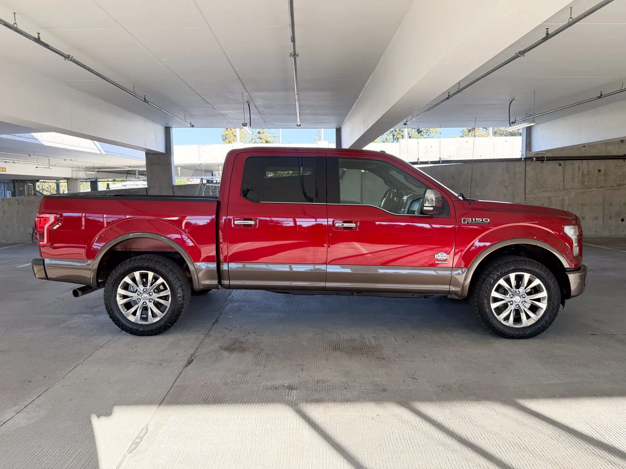 Used 2016 Ford F150 King Ranch w/ Equipment Group 601A Luxury AWD/4WD image 4