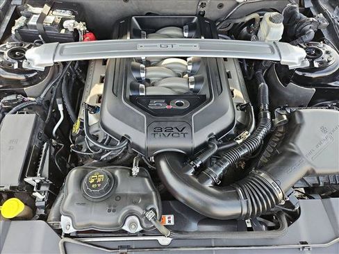 Used 2014 Ford Mustang GT Premium w/ Comfort Package RWD image 27