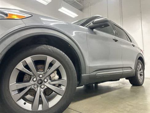 Used 2021 Ford Explorer XLT w/ Equipment Group 202A RWD image 27
