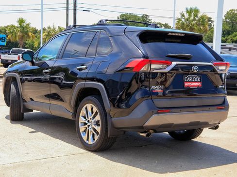 Used 2019 Toyota RAV4 Limited FWD image 23