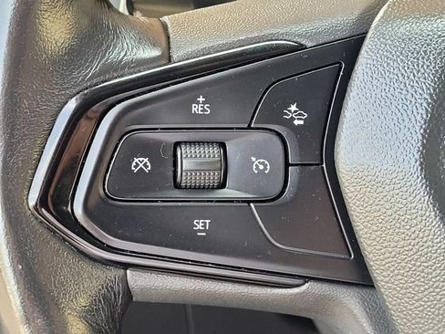 Used 2023 Chevrolet Bolt EUV LT w/ Convenience Package FWD image 29