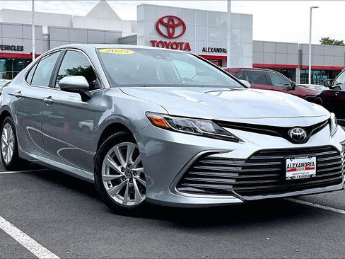 Used 2023 Toyota Camry LE FWD image 2