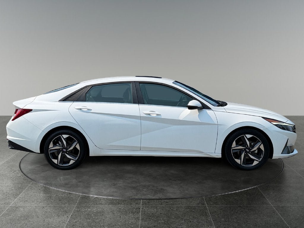 Used 2021 Hyundai Elantra Limited FWD image 11