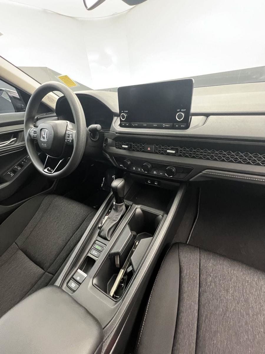 Certified 2025 Honda Accord SE image 23