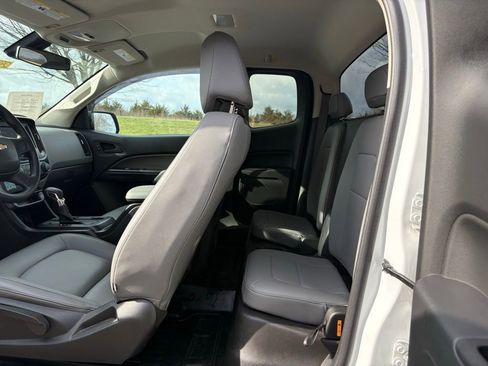 Used 2022 Chevrolet Colorado W/T image 37