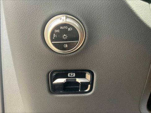 Used 2025 Mercedes-Benz GLC 300 GLC 300 image 13