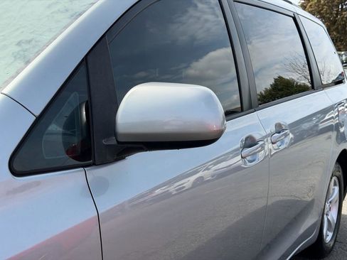 Used 2014 Toyota Sienna LE image 15