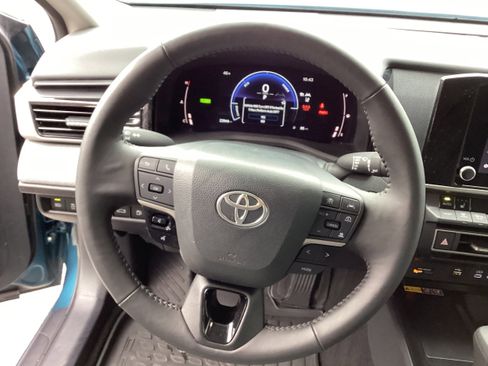 Used 2025 Toyota Camry LE image 15