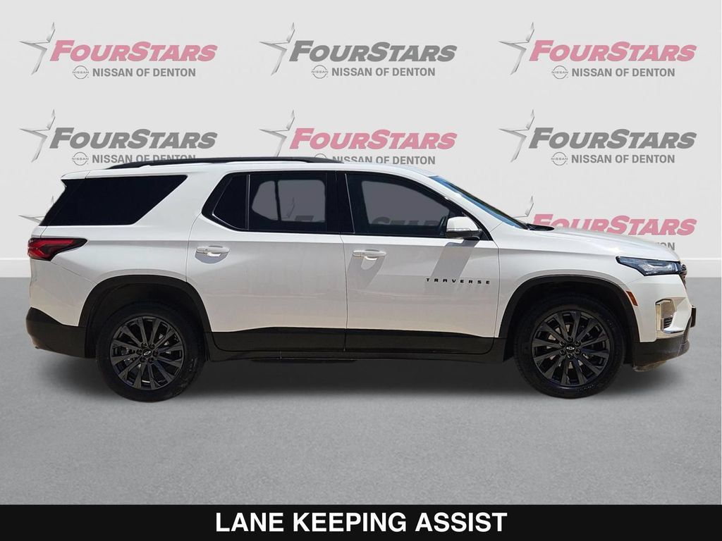 Used 2023 Chevrolet Traverse RS w/ LPO, Floor Liner Package FWD image 3