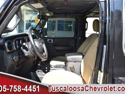 Used 2018 Jeep Wrangler Unlimited Sport S image 18