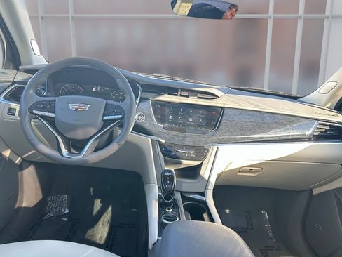 Used 2024 Cadillac XT6 Premium Luxury image 13