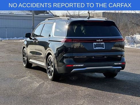 Used 2022 Kia Carnival SX Prestige image 3