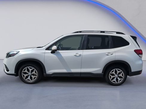 Used 2024 Subaru Forester Premium AWD/4WD image 5