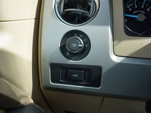 Used 2011 Ford F150 Lariat RWD image 4