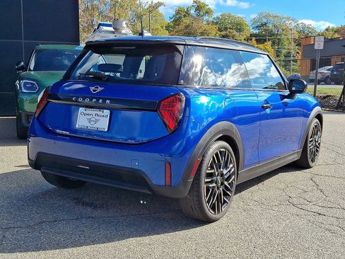 Used 2025 MINI Cooper 2-Door Hardtop image 6