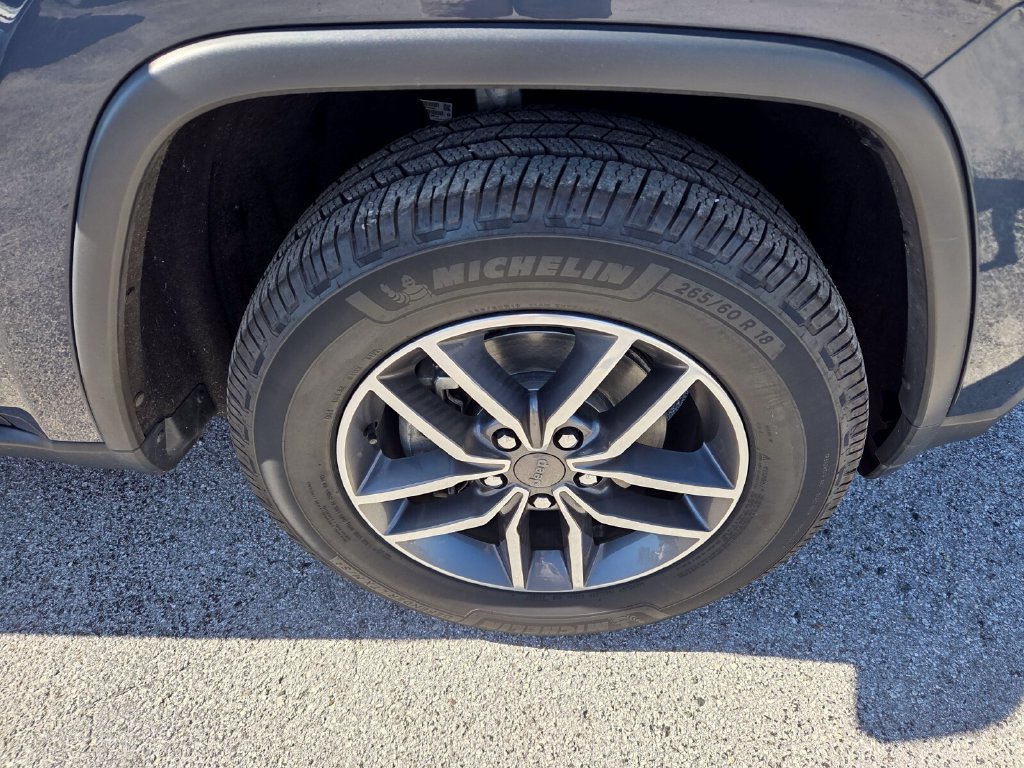 Used 2020 Jeep Grand Cherokee Limited AWD/4WD image 20