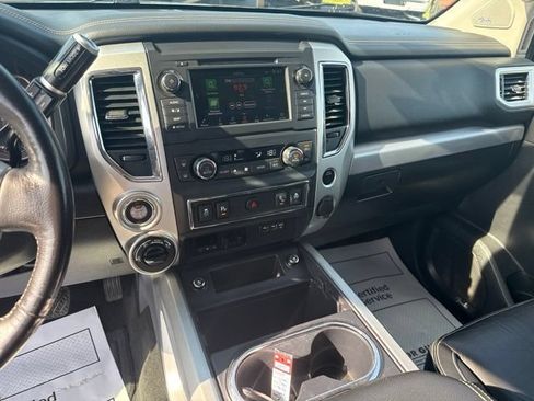 Used 2019 Nissan Titan PRO-4X AWD/4WD image 24