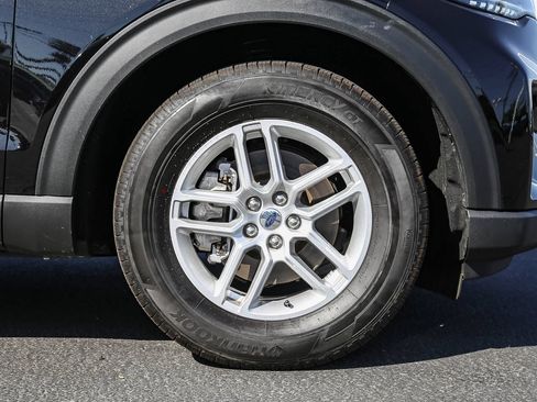 Used 2026 Ford Explorer Active w/ Active Comfort Package RWD image 9