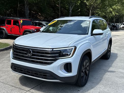 Used 2024 Volkswagen Atlas SE FWD image 3