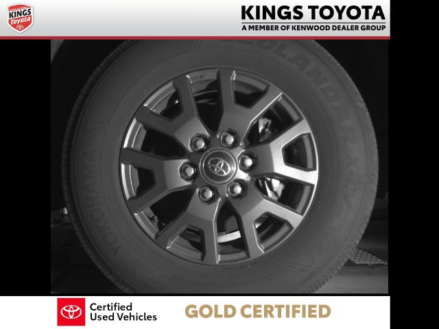 Used 2025 Toyota 4Runner SR5 AWD/4WD image 10
